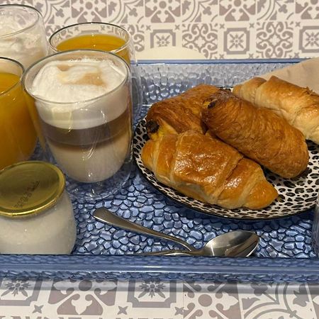 Near Castle Of Versailles Cozy Room With Breakfast And Parking Eksteriør bilde