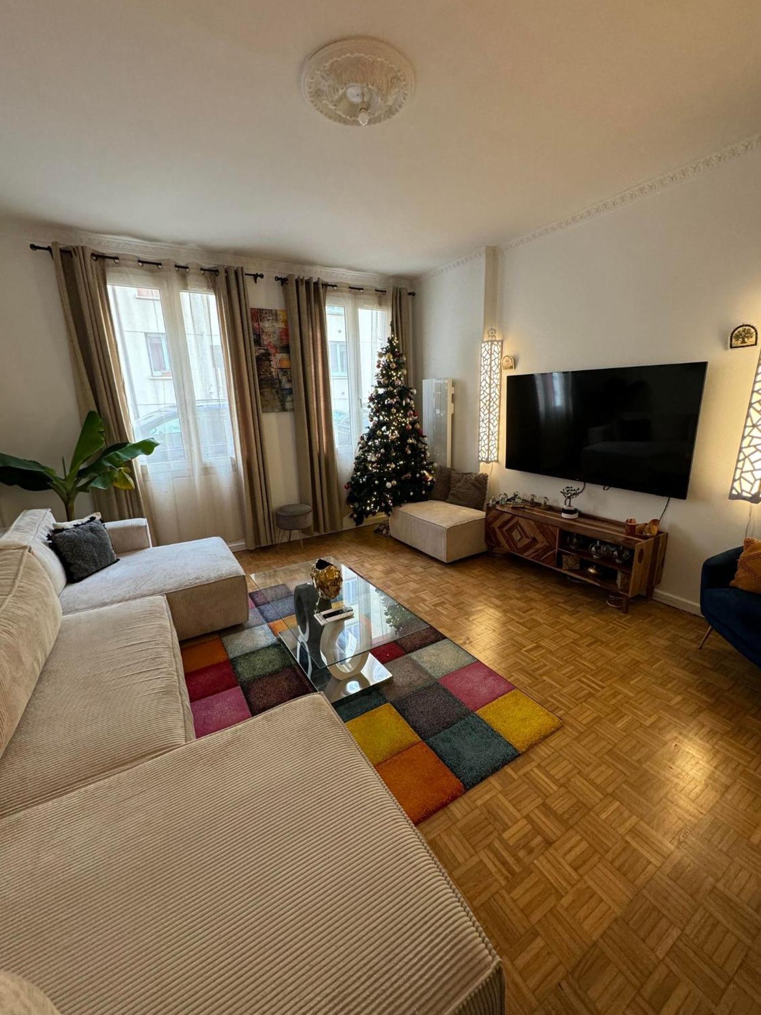 Near Castle Of Versailles Cozy Room With Breakfast And Parking Eksteriør bilde