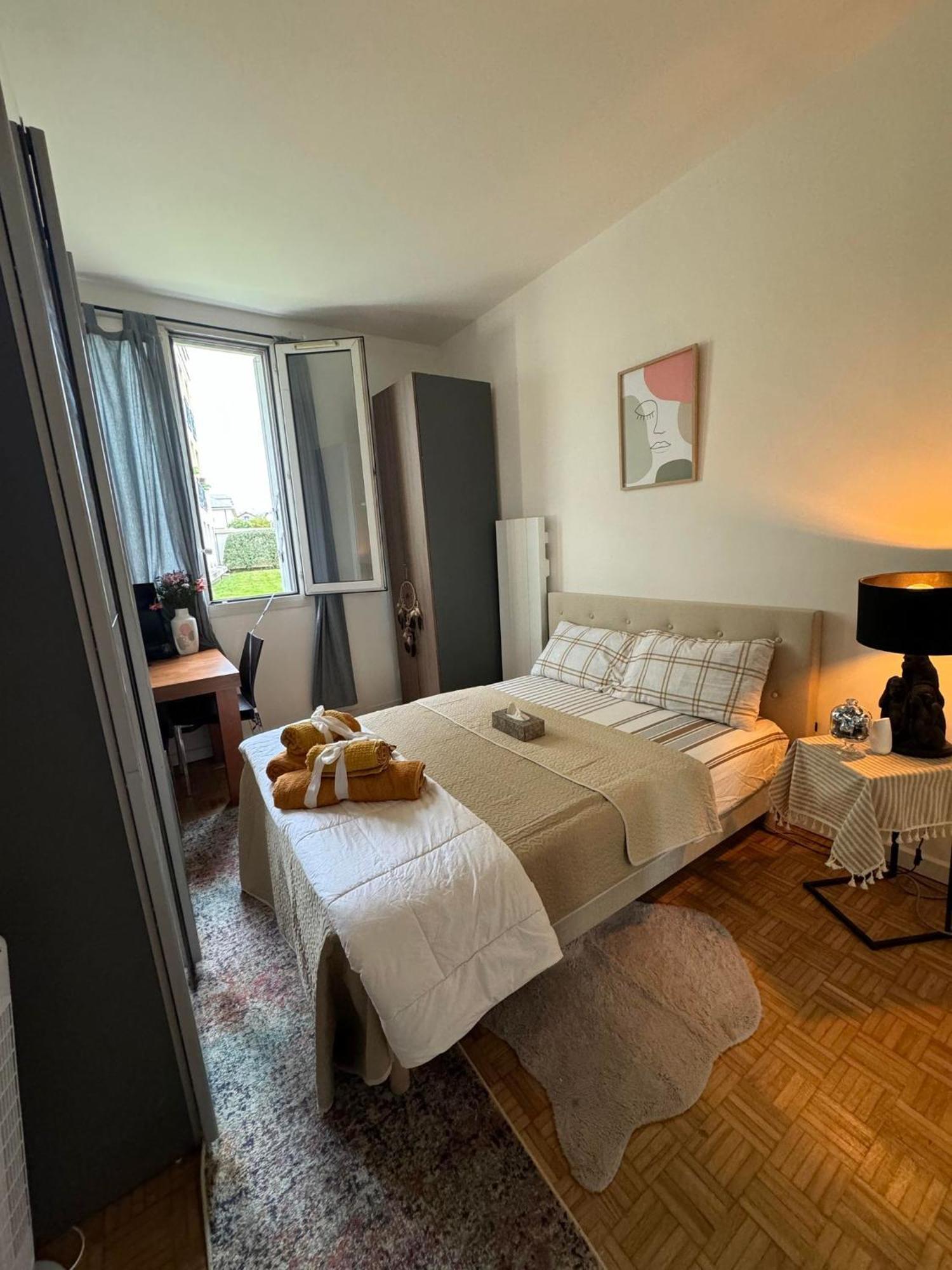 Near Castle Of Versailles Cozy Room With Breakfast And Parking Eksteriør bilde